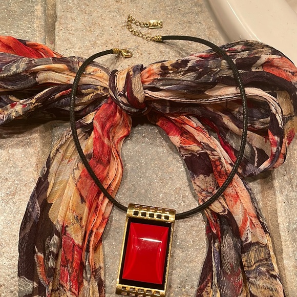 A beautiful red jade and bronze necklace with leather chain & lobster clasp - Picture 1 of 5